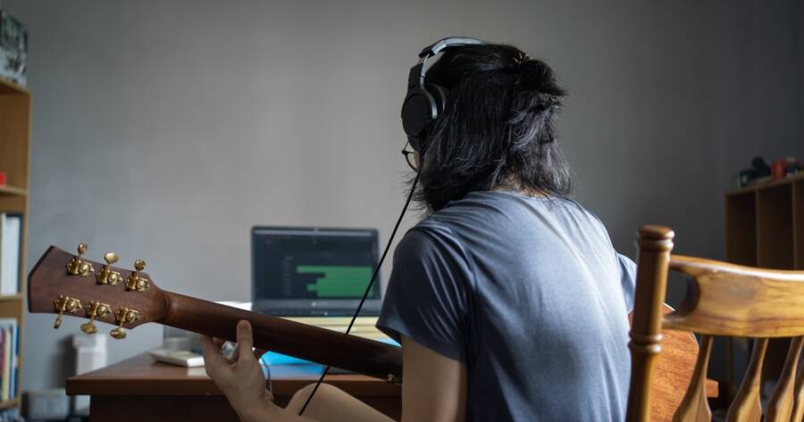 Inside the Studio: How Bedroom Producers Shape Today’s Sound