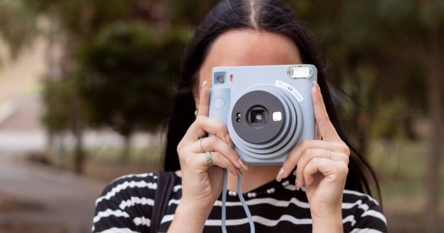 How to Choose Between Instant Cameras